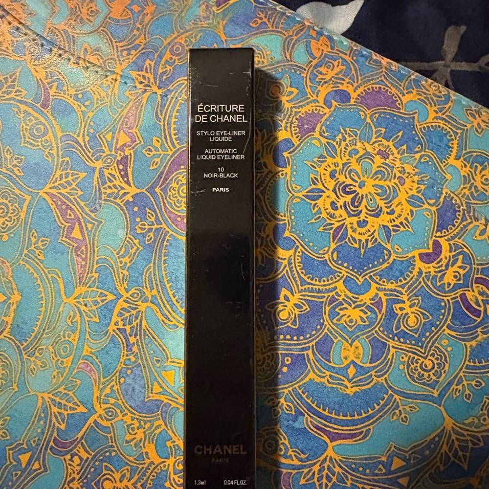 CHANEL Black Liquid Eyeliner in Noir-Black